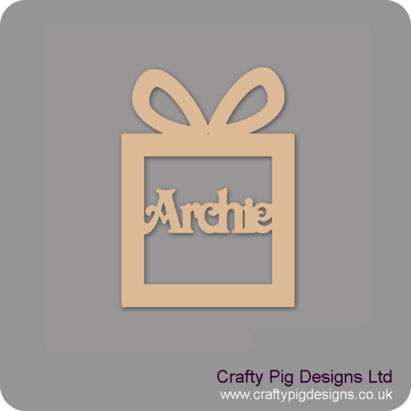 GIFT-BOX-HANGING-DECORATION-VICTORIA-FONT