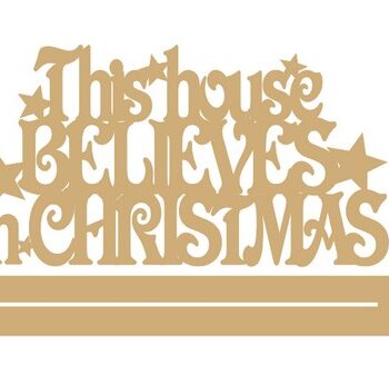 This_House_Believes_in_Christmas_with_stars_-_freestanding_plinth