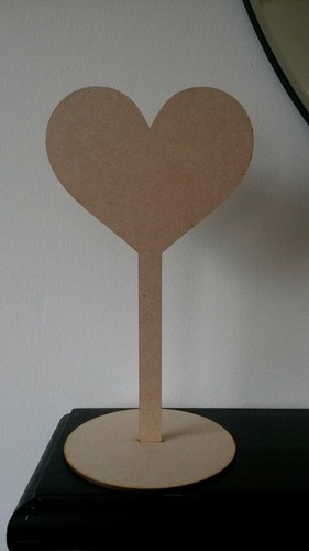 wedding_table_heart_blank
