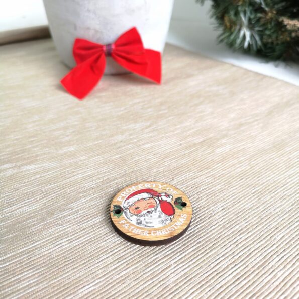 father chrsitmas face oak button-1